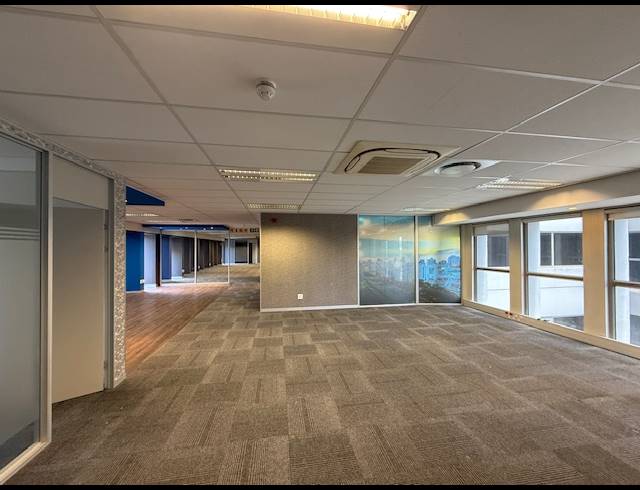 762M² OFFICE TO LET IN FORESHORE